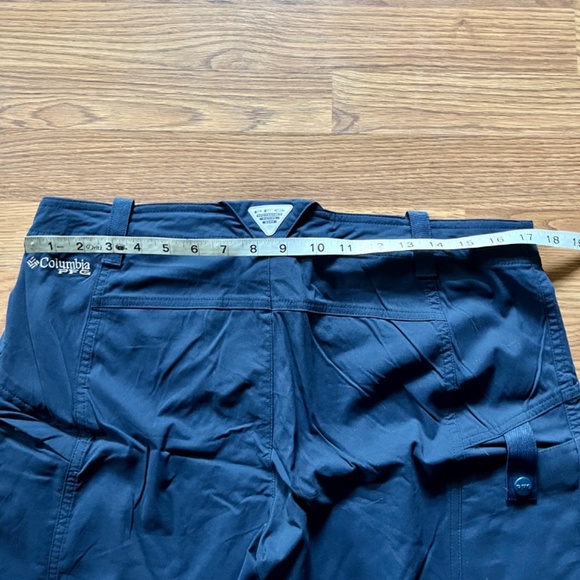 Columbia Women's Navy PFG Shorts Performance Gorpcore Outdoor Hiking - Picture 5 of 7